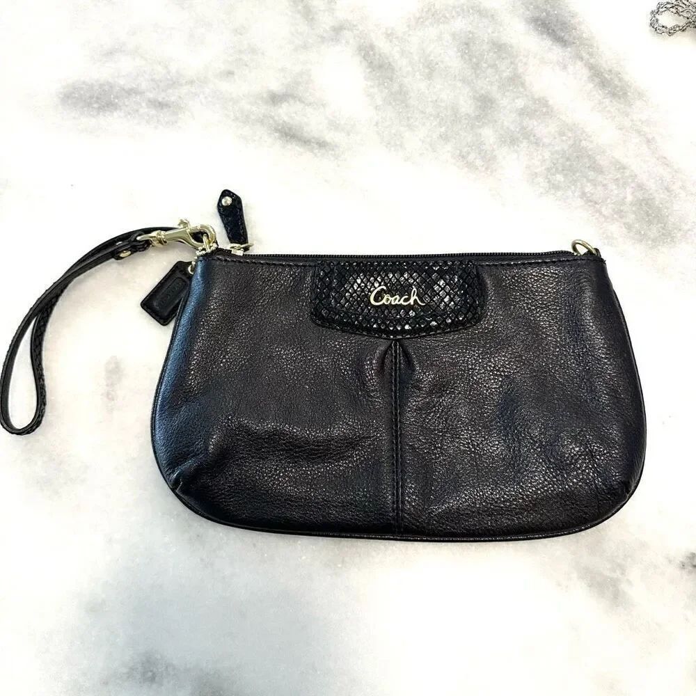 Vintage Coach Black Leather Wristlet Purse Handbag